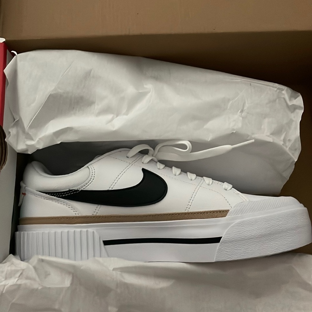 SOLD!!!! Women’s Nike Court Legacy Lift